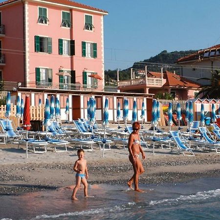 Hotel La Milanese Pietra Ligure Exterior photo