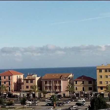 Hotel La Milanese Pietra Ligure Exterior photo