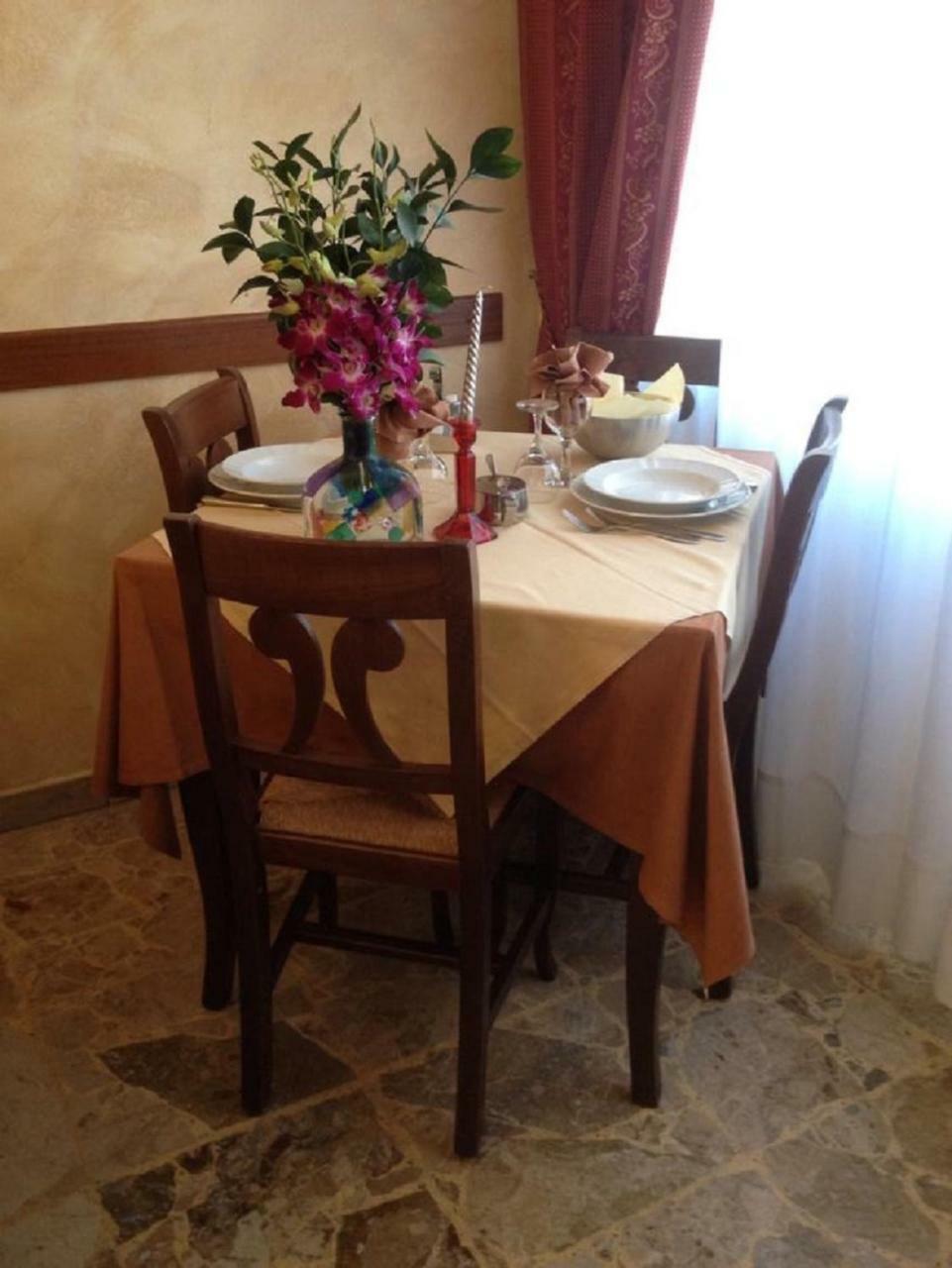 Hotel La Milanese Pietra Ligure Exterior photo