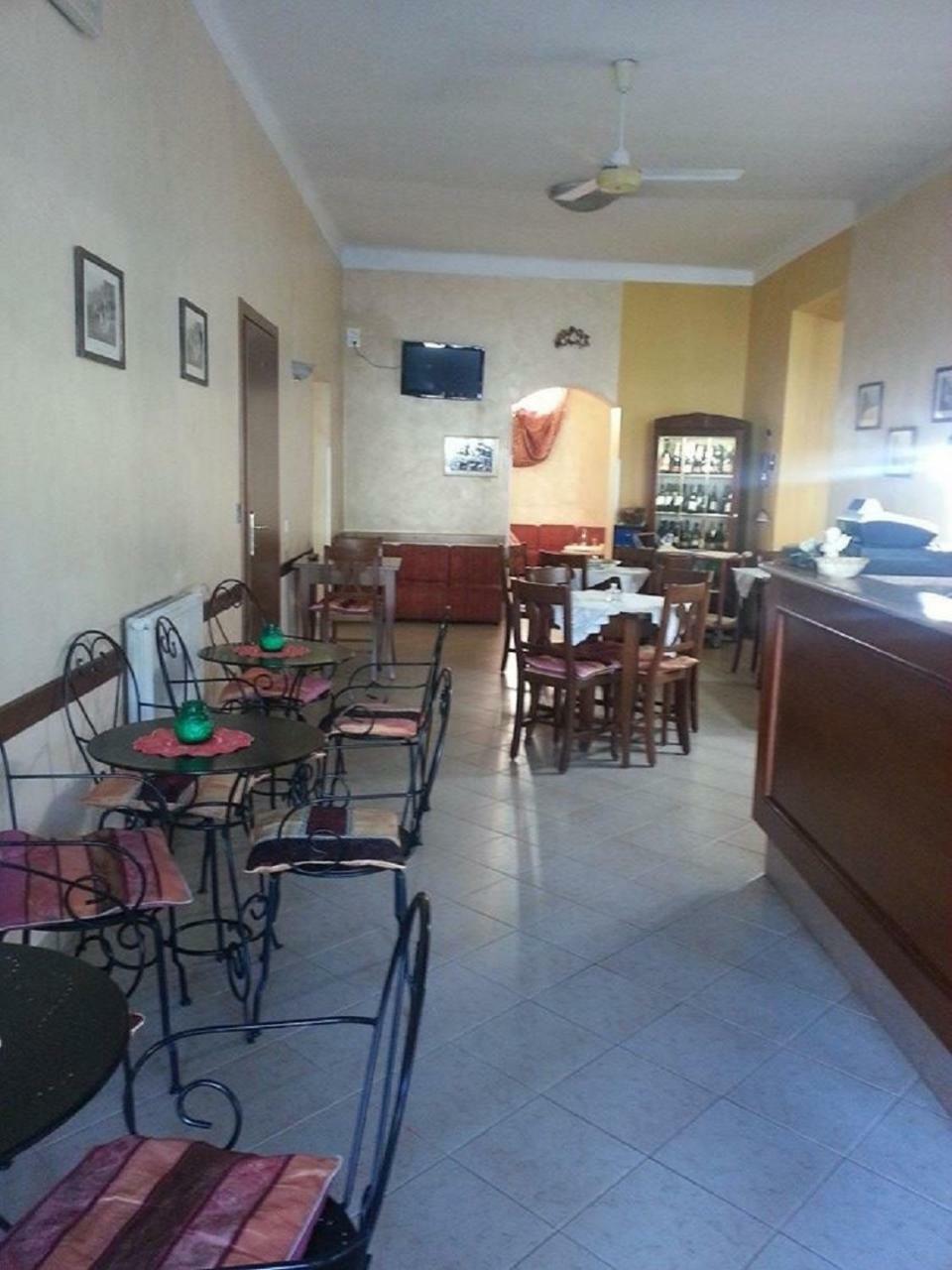 Hotel La Milanese Pietra Ligure Exterior photo