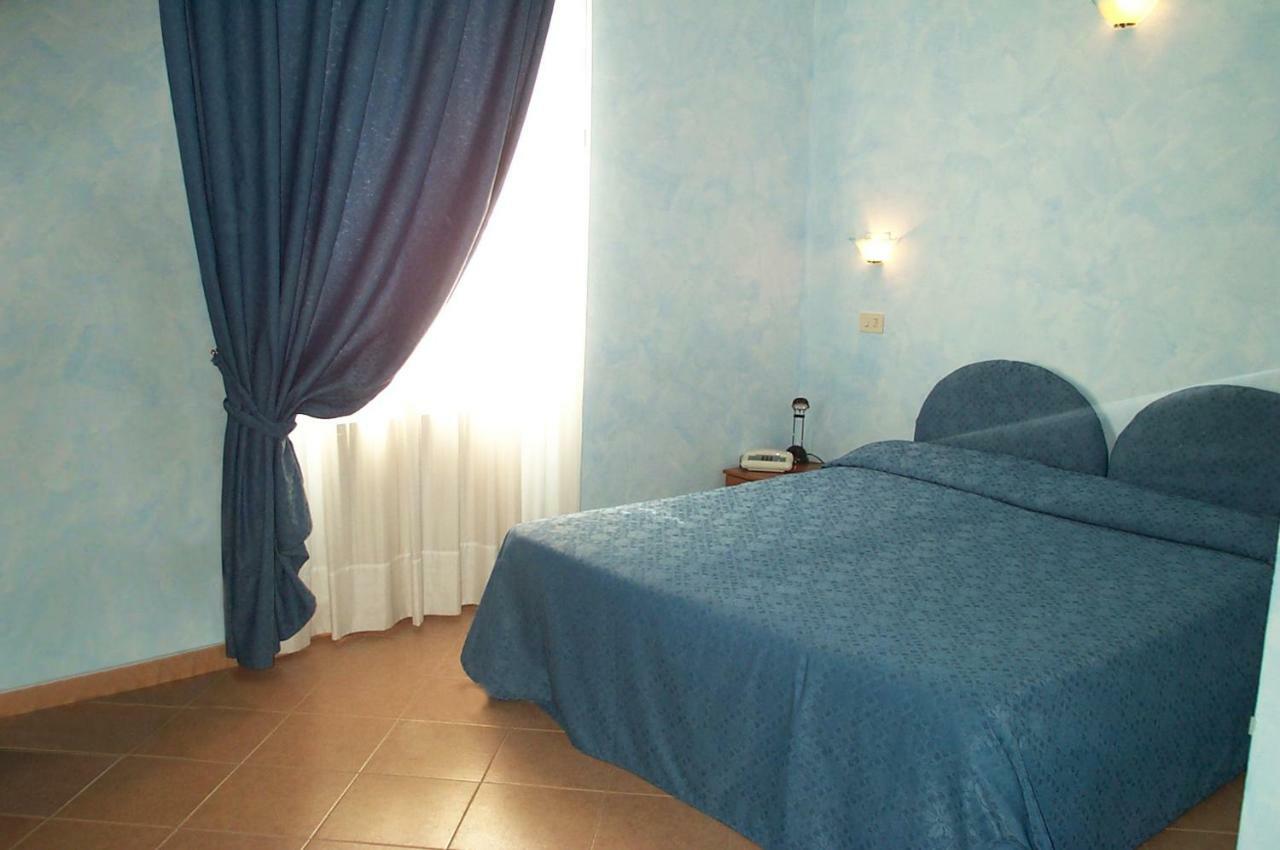 Hotel La Milanese Pietra Ligure Exterior photo